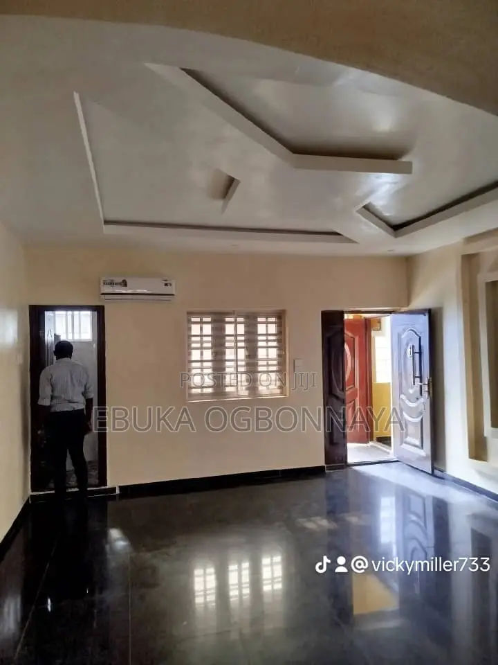 2bdrm Block of Flats in Sars Road, Obio-Akpor for rent in Obio-Akpor