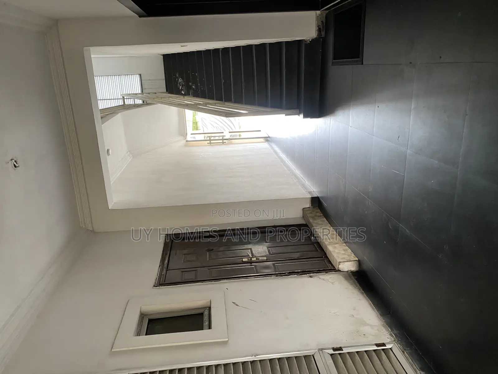 2bdrm Block of Flats in Garden Heights, Port-Harcourt for sale in Port-Harcourt
