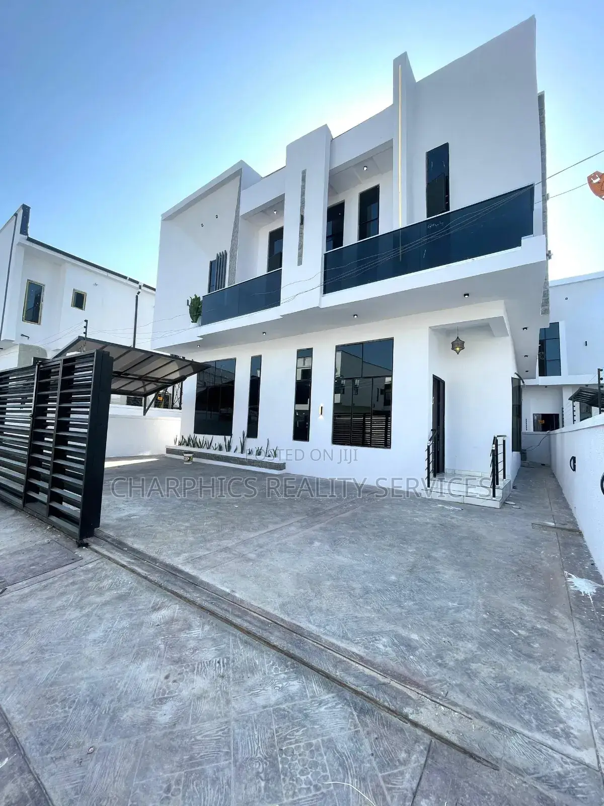 5bdrm Duplex in Lekki for sale in Lekki