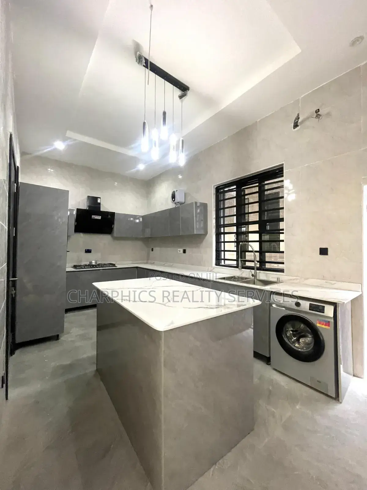 5bdrm Duplex in Lekki for sale in Lekki