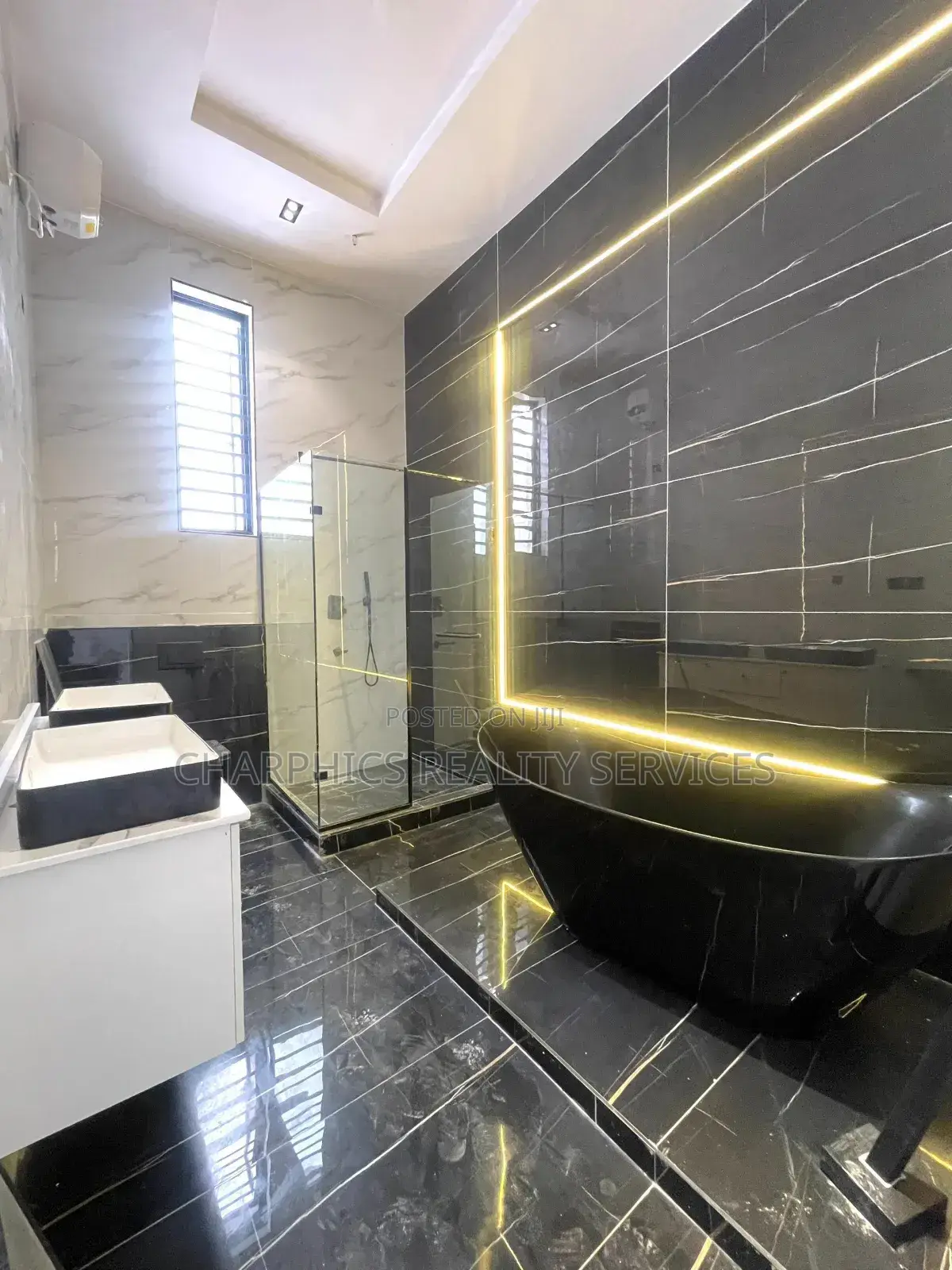 5bdrm Duplex in Lekki for sale in Lekki