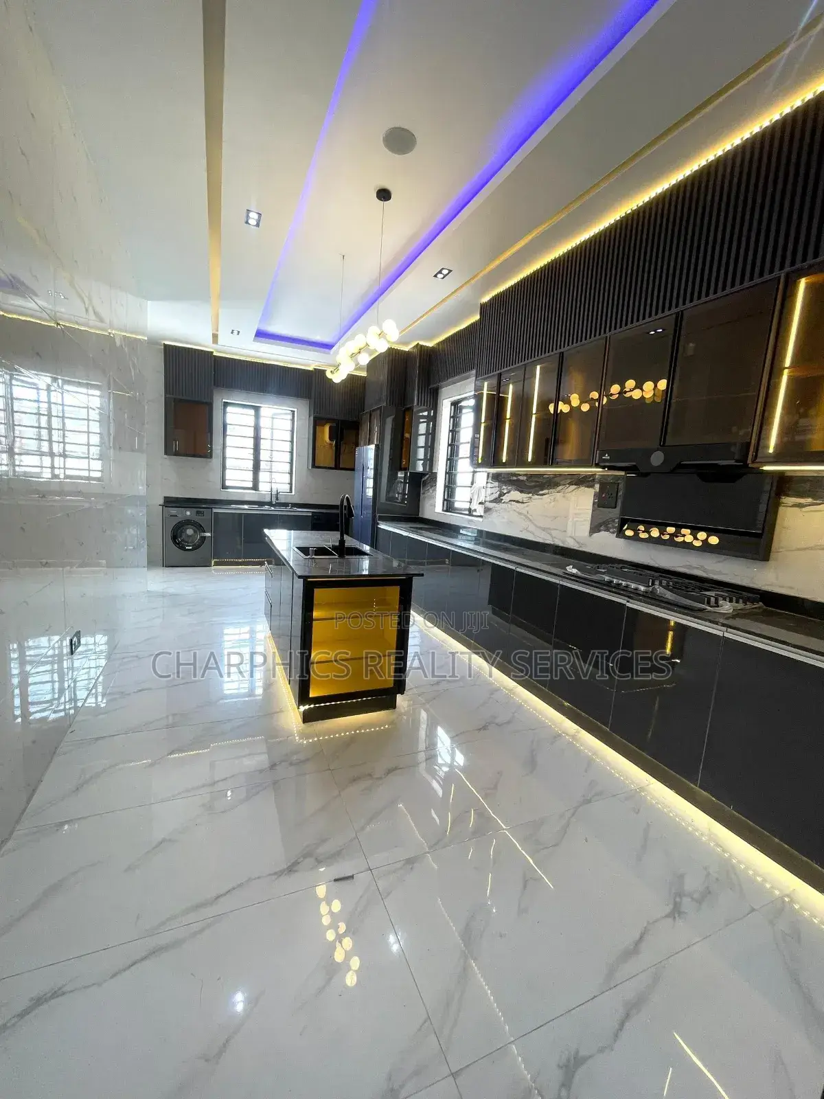 5bdrm Duplex in Lekki for sale in Lekki