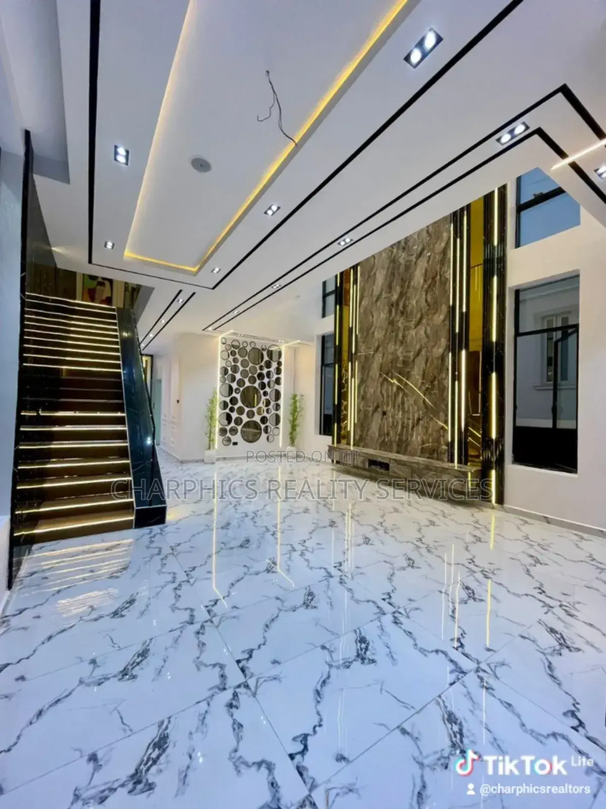 5bdrm Duplex in Lekki for sale in Lekki