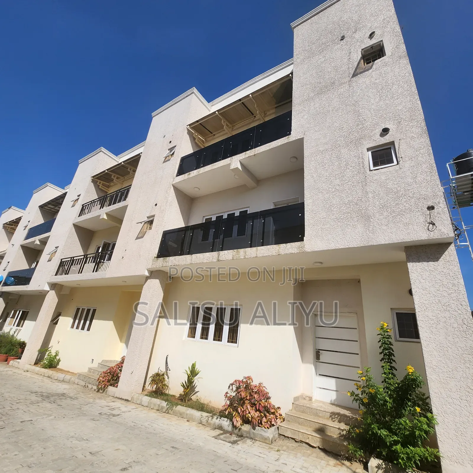 5bdrm Duplex in Jahi Gilmore for sale in Jahi