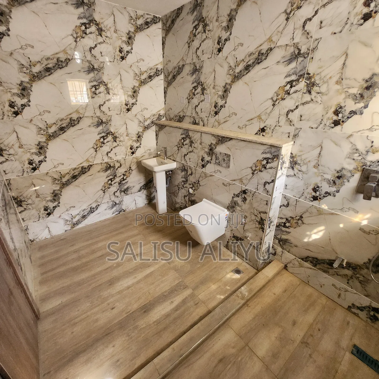 5bdrm Duplex in Jahi Gilmore for sale in Jahi