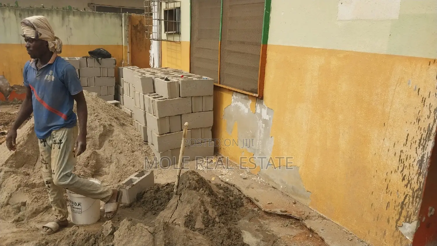 Sell At Alado 30ft By 120ft Bus Stop Isheriosun Ikotun Road in Ikotun / Ikotun/Igando
