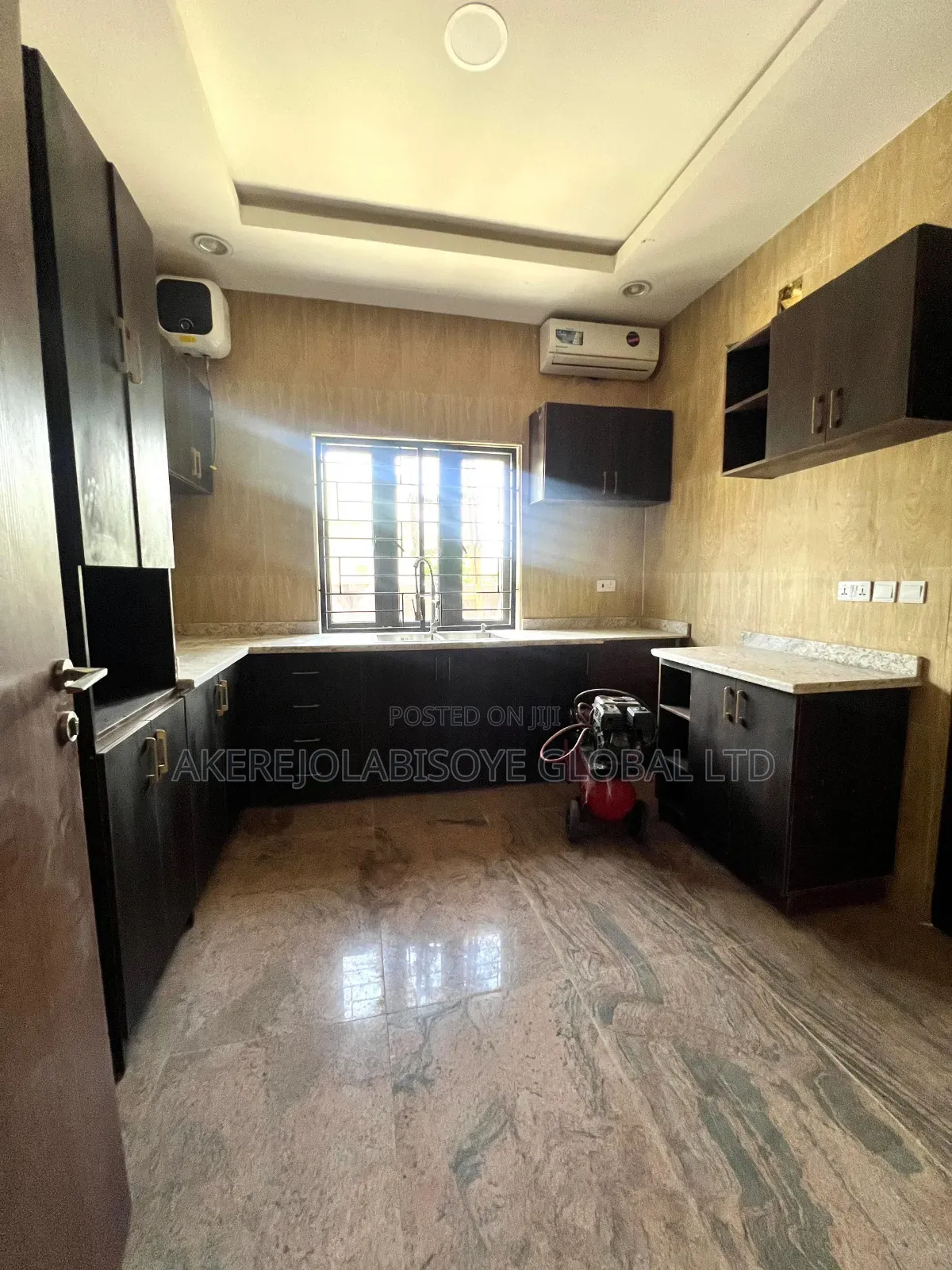 4bdrm Townhouse / Terrace in Gwarinpa Main for rent in Gwarinpa