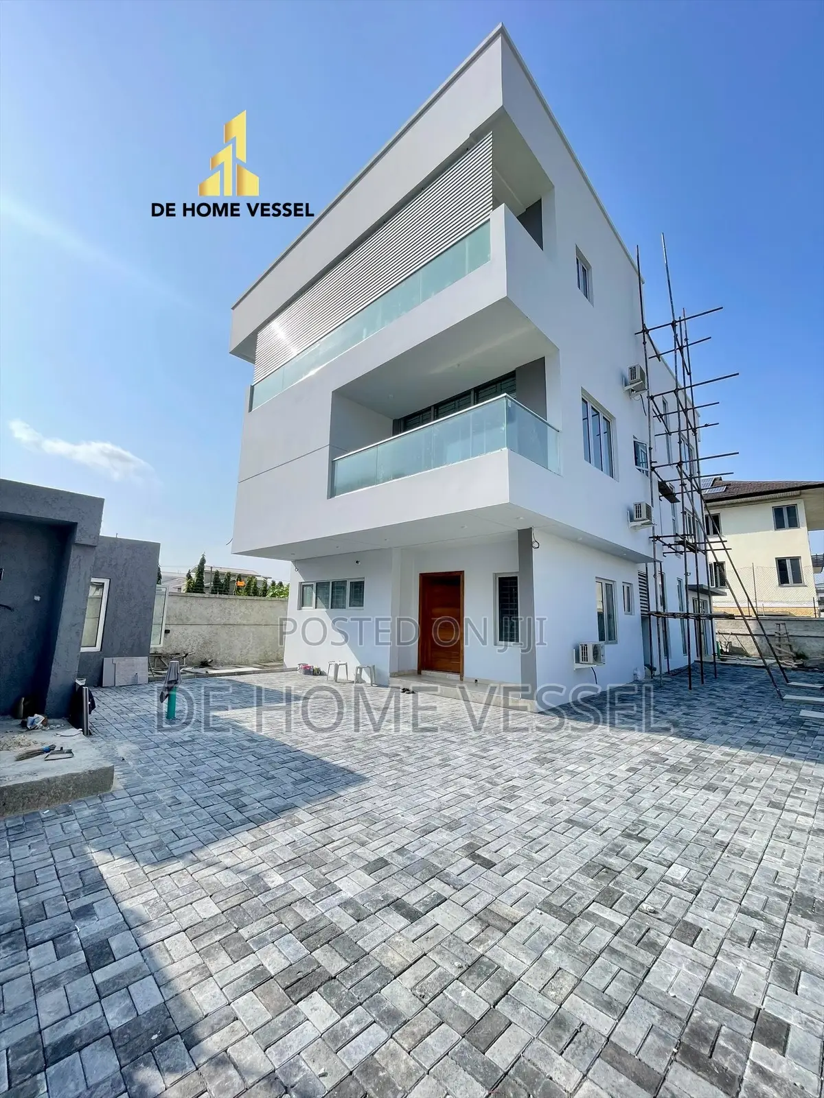 5bdrm Duplex in Lekki Phase 1 for sale in Lekki Phase 1
