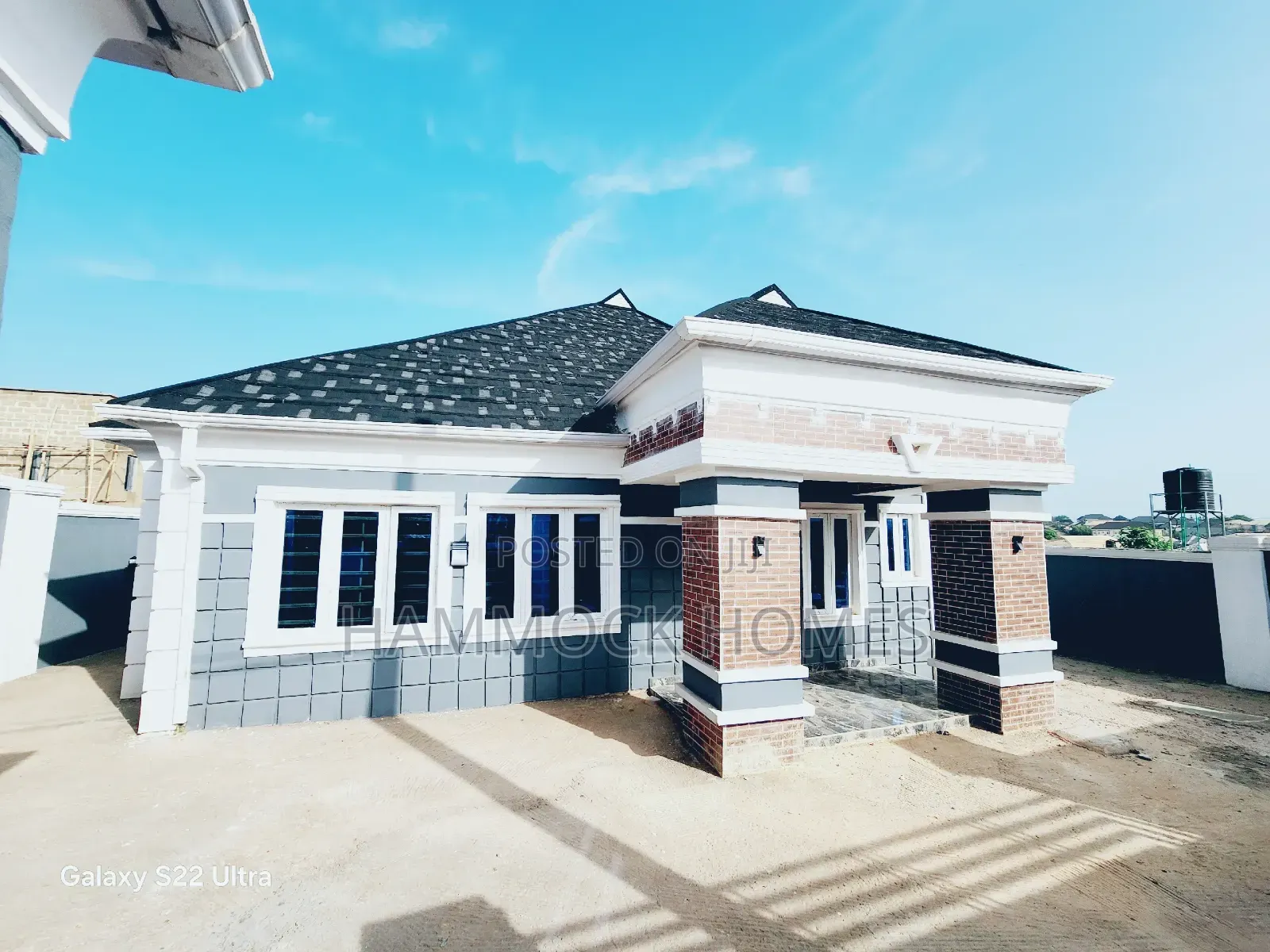 4bdrm Bungalow in Aiyegoro Estate., Akobo for sale in Akobo