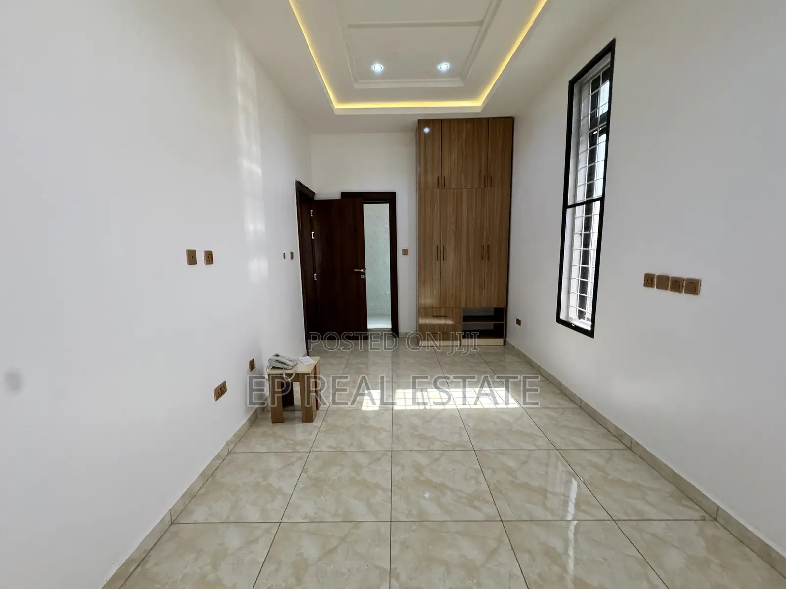 5bdrm Duplex in Apo for sale in Apo Resettlement