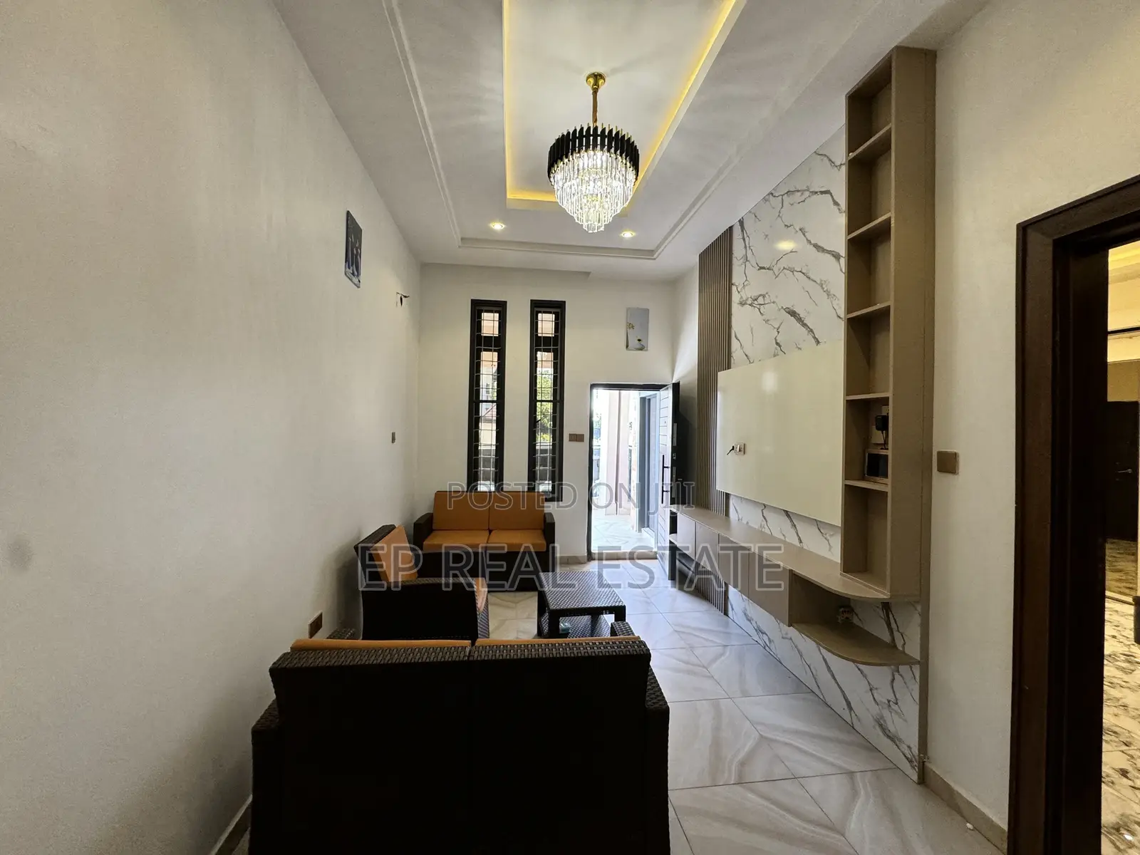 5bdrm Duplex in Apo for sale in Apo Resettlement