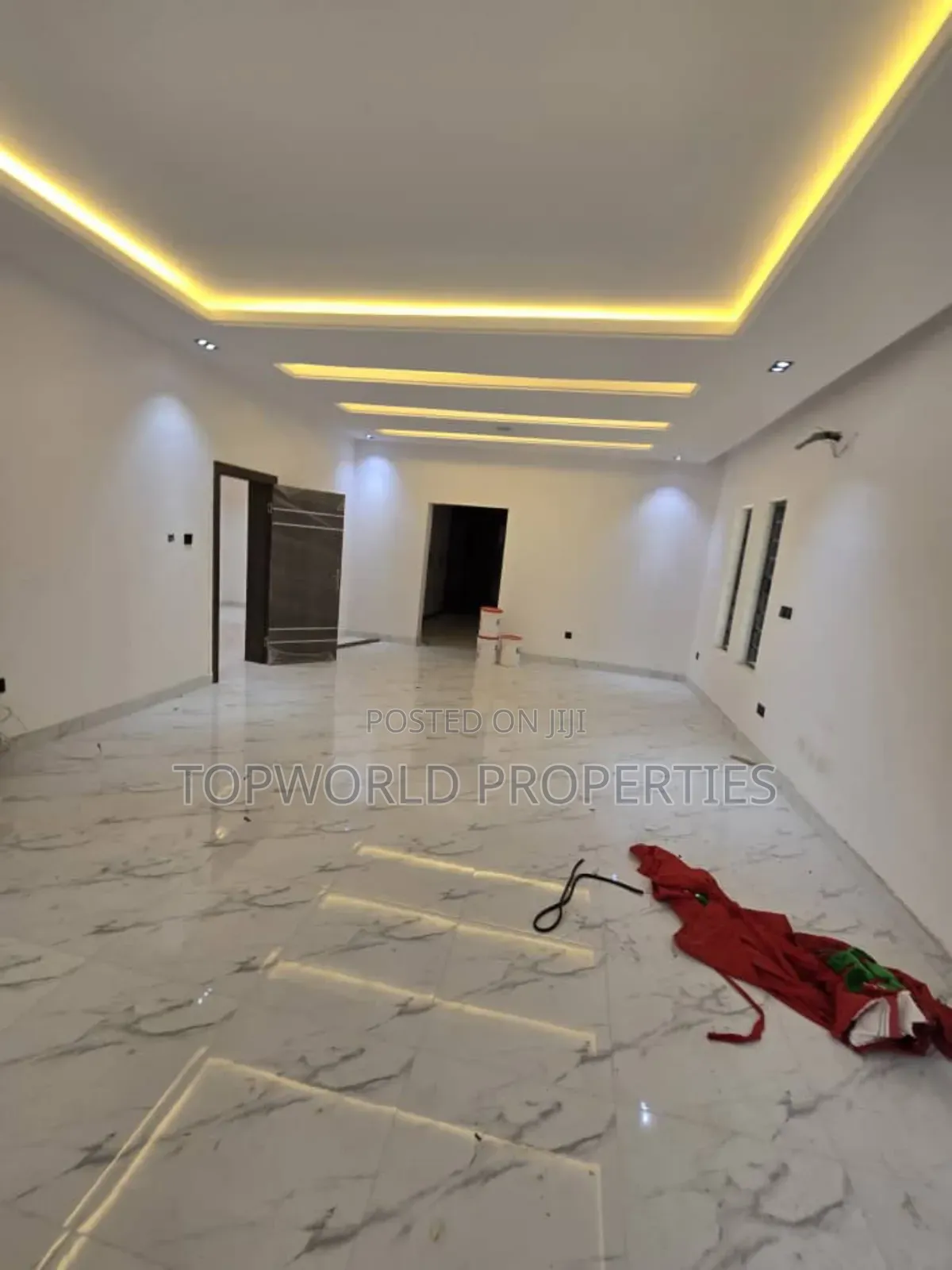 5bdrm Duplex in Omole Phase 2, Ojodu for sale in Ojodu