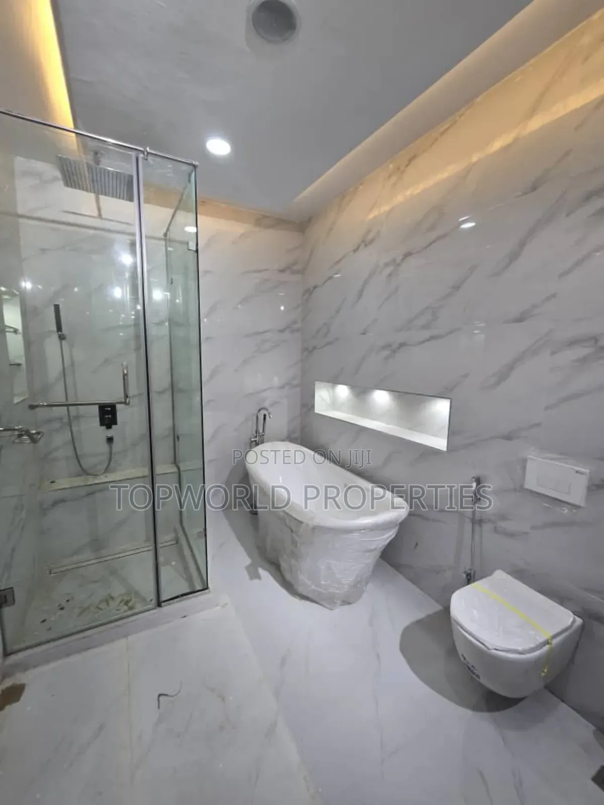 5bdrm Duplex in Omole Phase 2, Ojodu for sale in Ojodu
