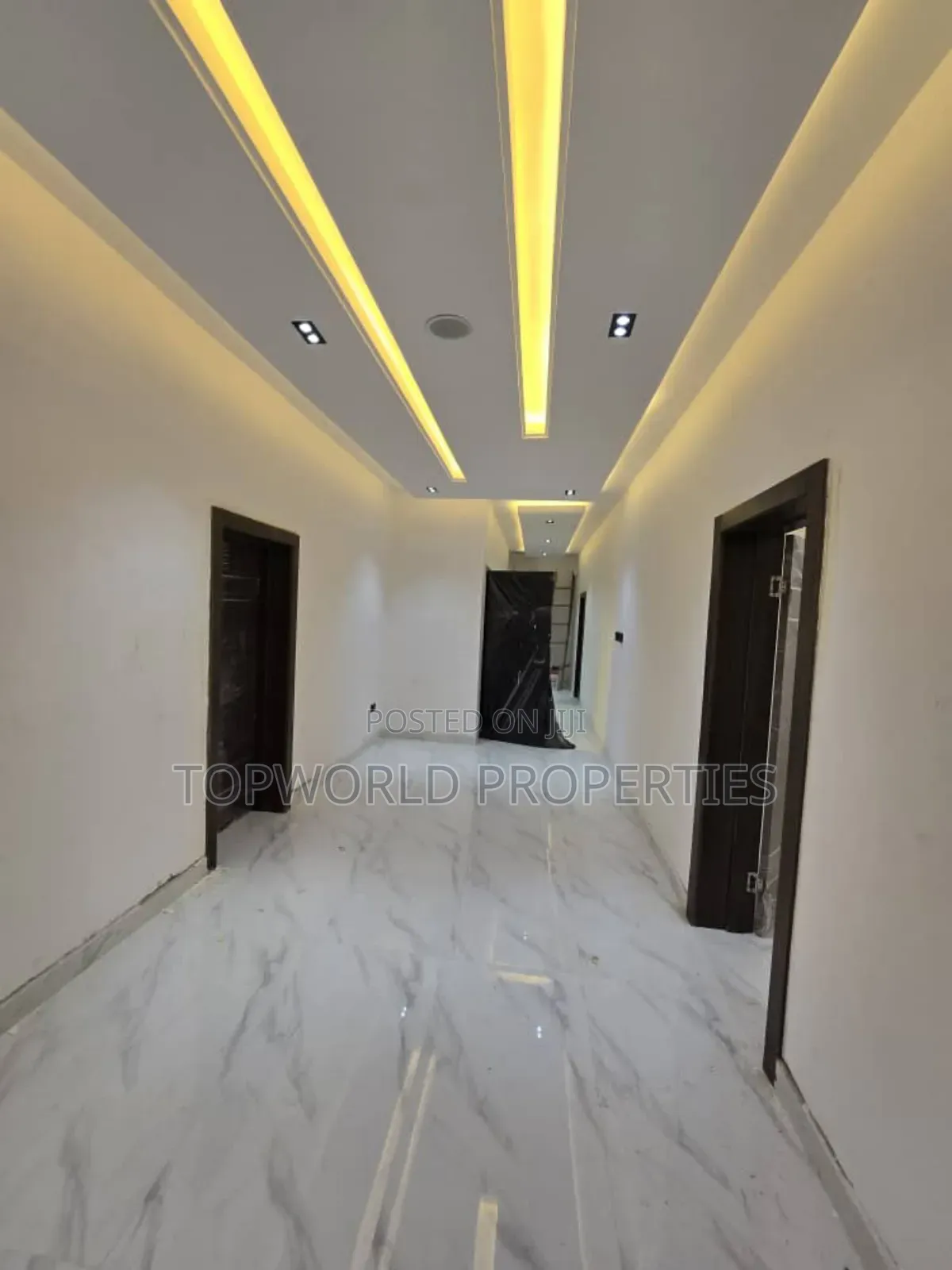 5bdrm Duplex in Omole Phase 2, Ojodu for sale in Ojodu