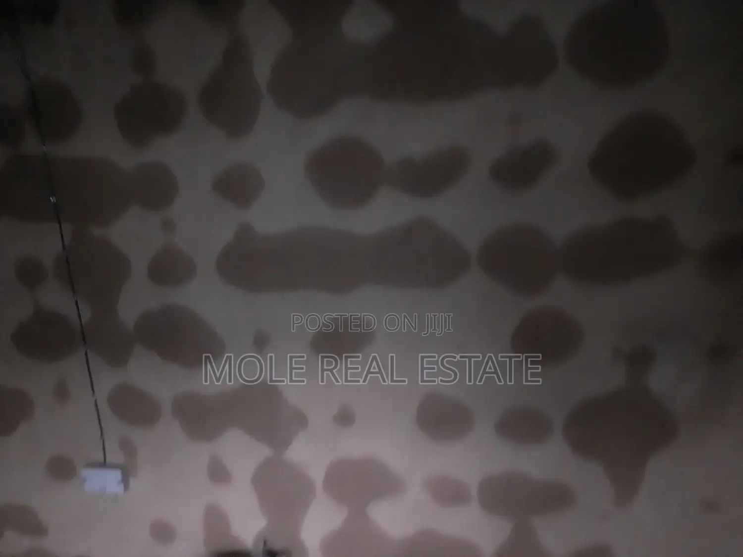 3 Bed Set Back Governors Rd M Than Half Plot With Mini Flats in Ikotun/Igando