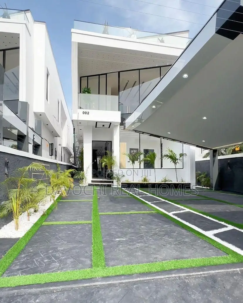 Furnished 5bdrm House in Chevron for sale in Chevron