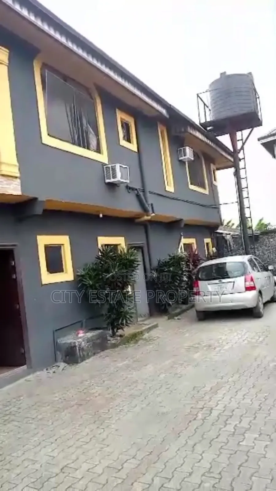 Hotel for Sale in Stadium Road Port Harcourt in Port-Harcourt