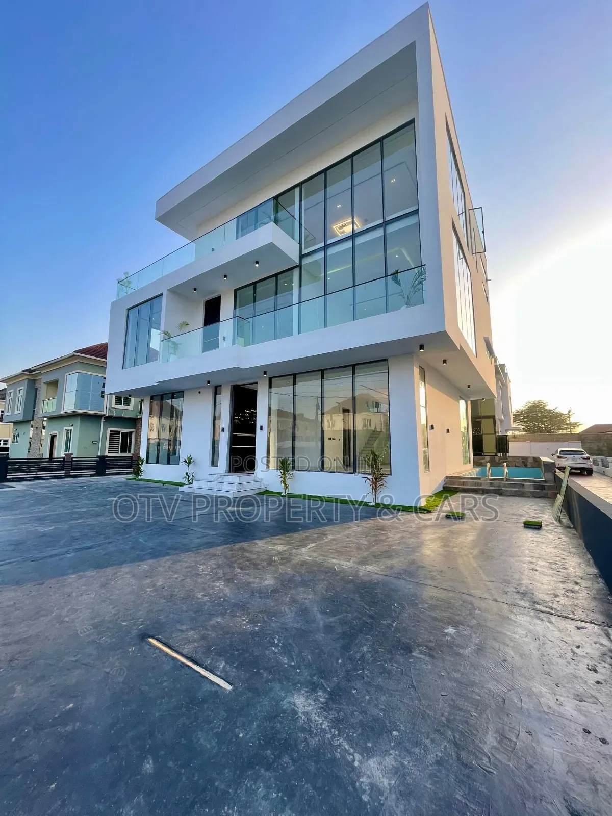 Furnished 5bdrm Mansion in 📍Osapa, Lekki for sale in Osapa london