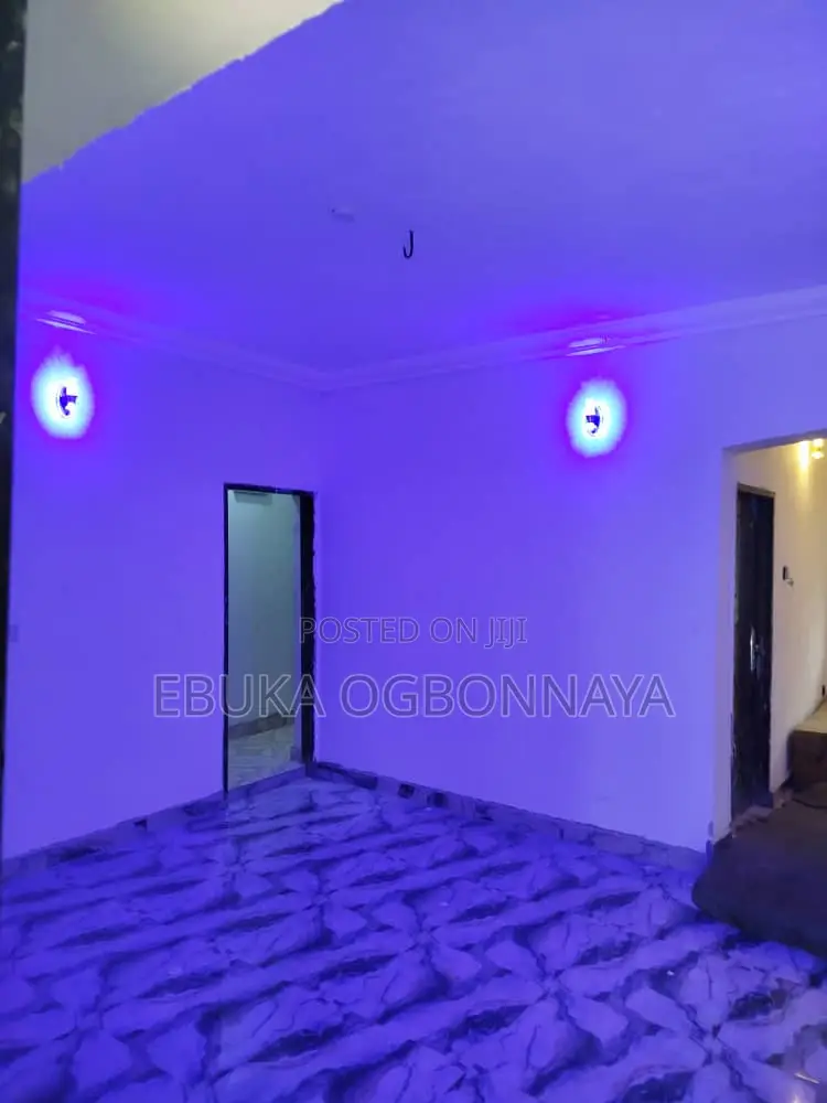 2bdrm Block of Flats in Sars Rd, Obio-Akpor for rent in Obio-Akpor