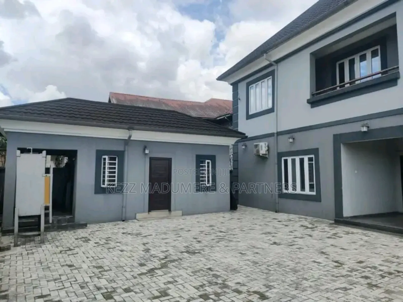 4bdrm Duplex in Off Mummy B  Road, for sale in Port-Harcourt