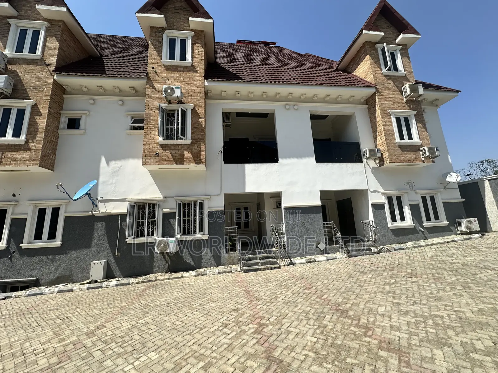 Furnished 4bdrm Townhouse/Terrace in Gwarinpa for Sale in Gwarinpa