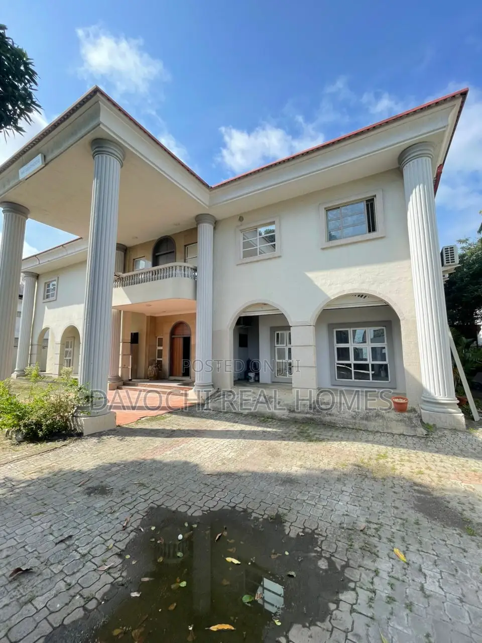 Furnished 14bdrm Mansion in Ligali Ayorinde for sale in Ligali Ayorinde