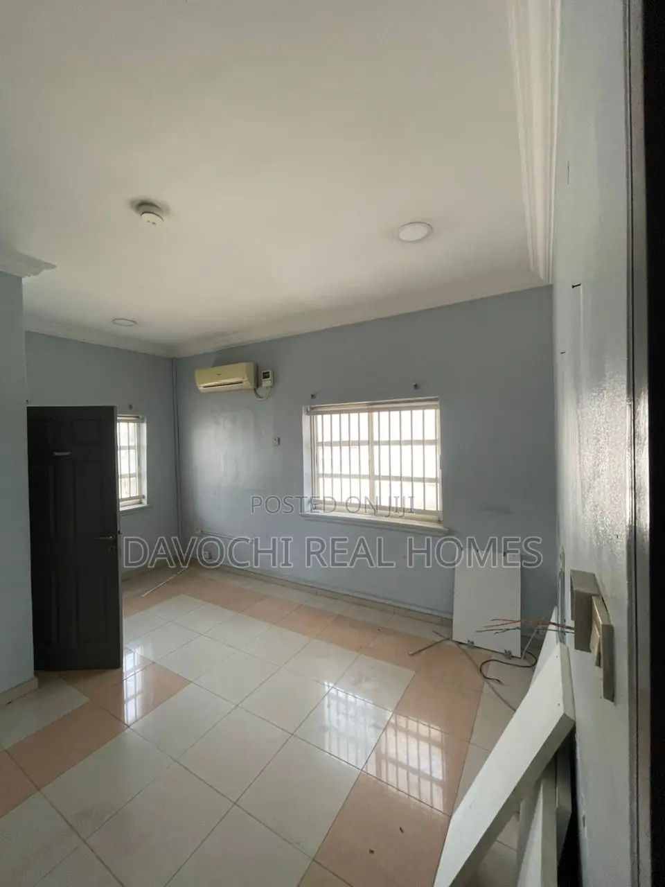 Furnished 14bdrm Mansion in Ligali Ayorinde for sale in Ligali Ayorinde