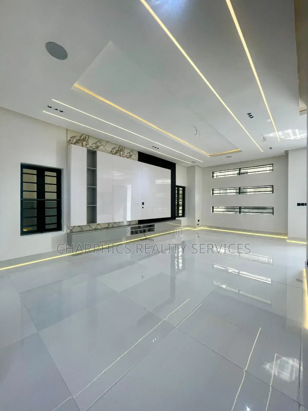 5bdrm Duplex in Ajah for sale in Ajah