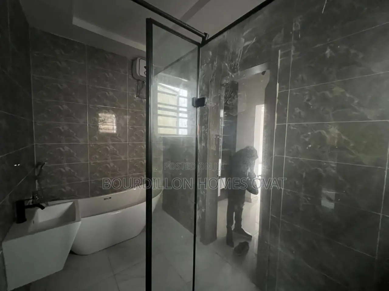 5bdrm Apartment in Ikate for sale in Ikate