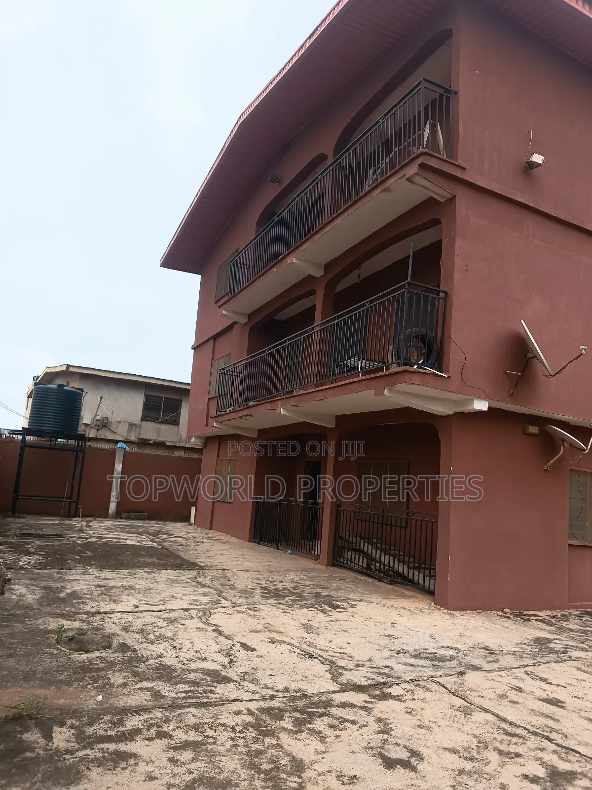 3bdrm Block of Flats in Ijaiye Ojokoro Lcda for sale in Ifako-Ijaiye
