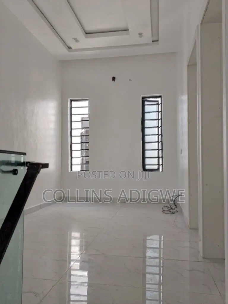 5bdrm Duplex in Secured Estate Ajah for sale in Ajah