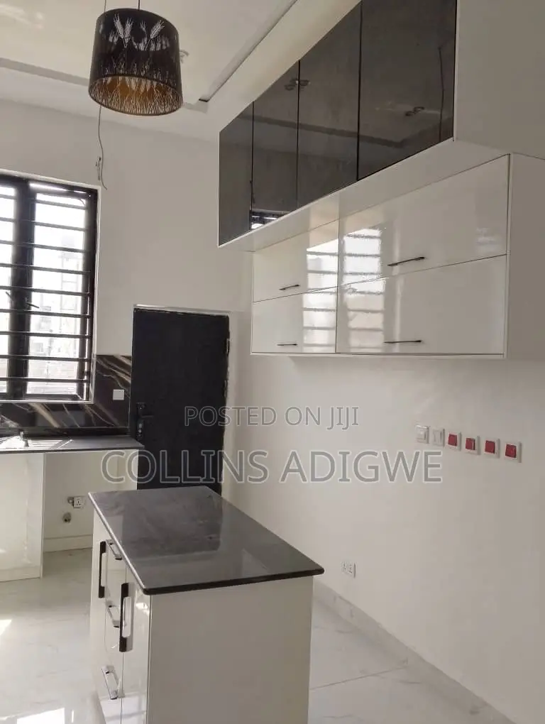 5bdrm Duplex in Secured Estate Ajah for sale in Ajah