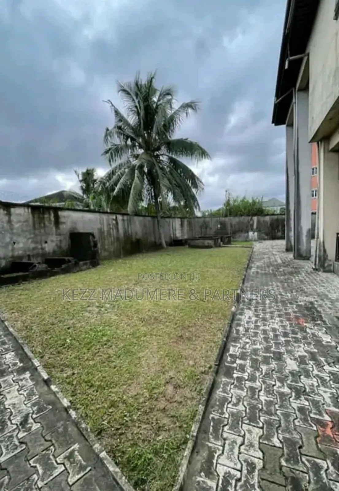 7bdrm Duplex in Off Stadium Road , for sale in Port-Harcourt