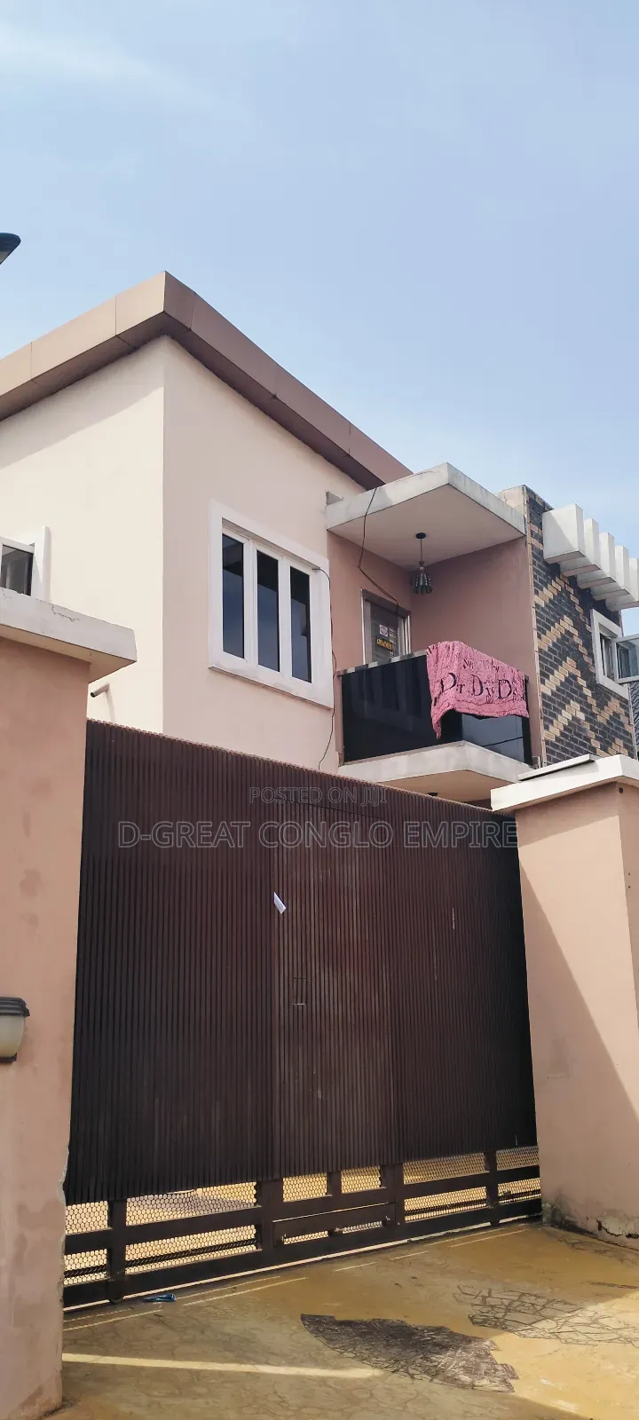 8bdrm Block of Flats in Naira & Kobo Axis,, Oshimili South for sale in Oshimili South
