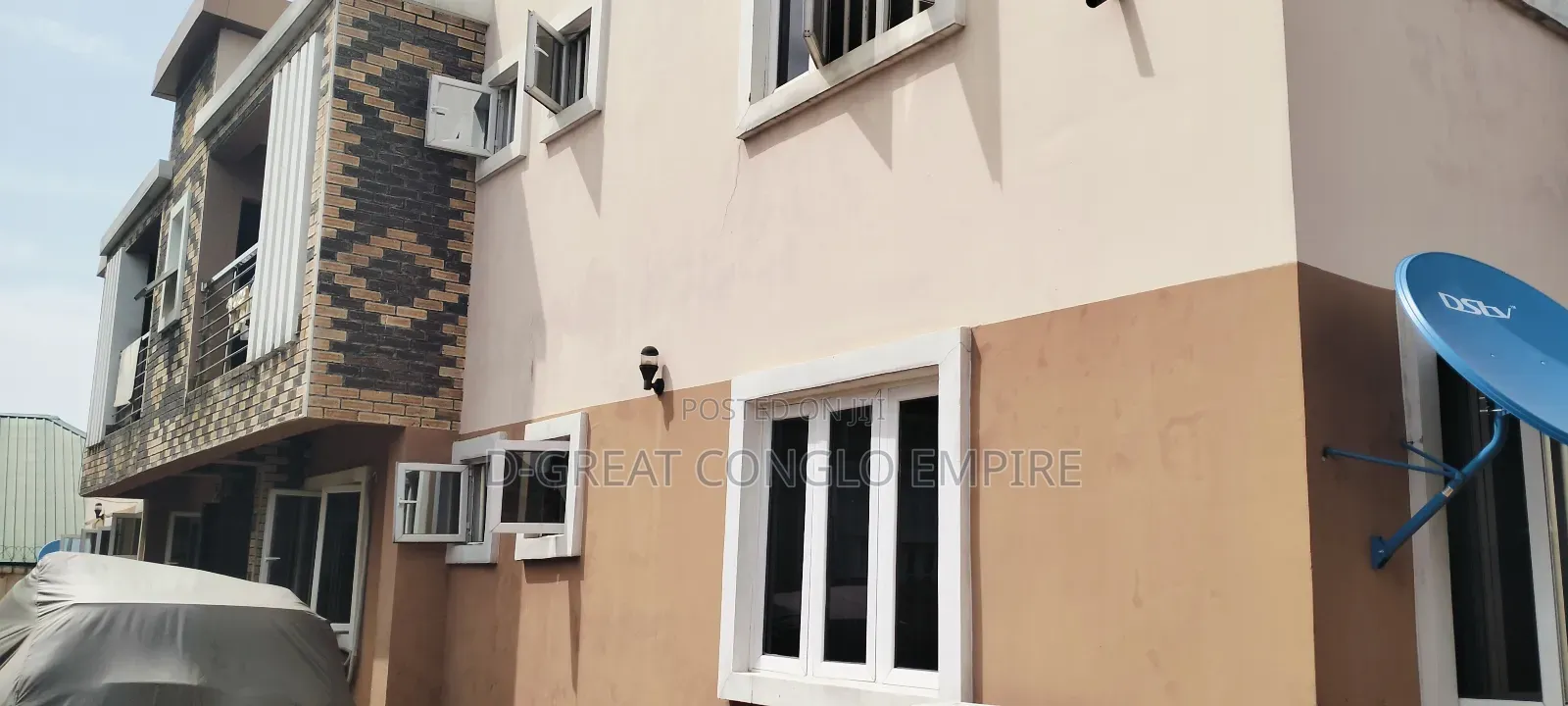 8bdrm Block of Flats in Naira & Kobo Axis,, Oshimili South for sale in Oshimili South