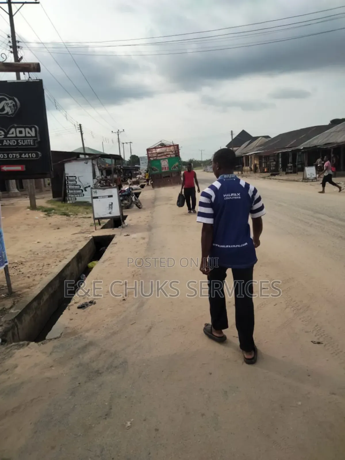 Fenced and Gated 1 Plot With a Self Con for Sale in Obio-Akpor