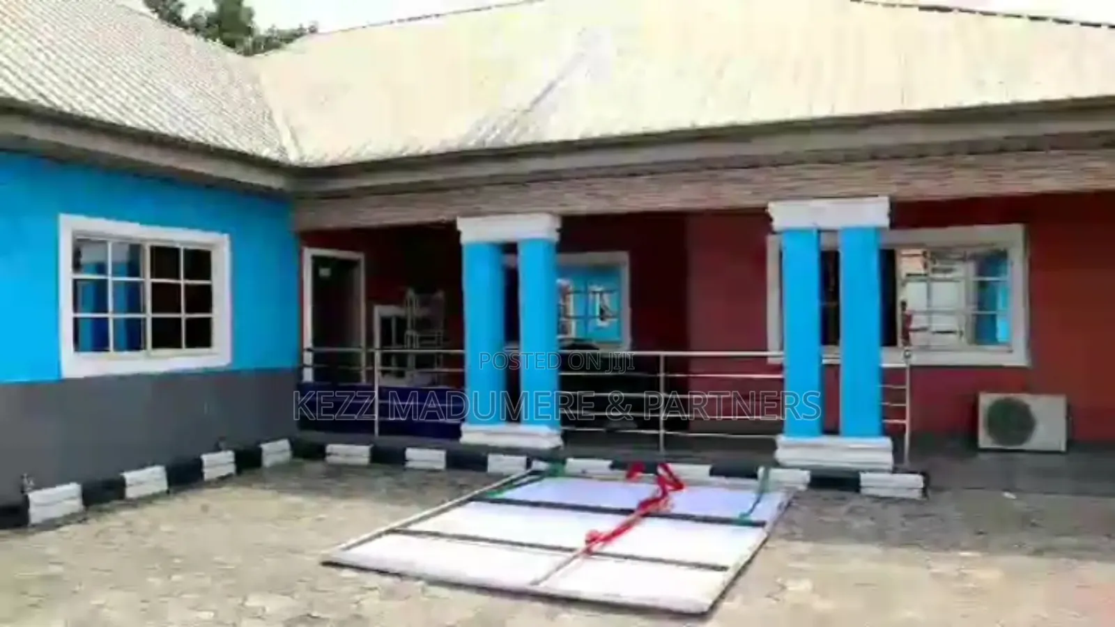 6bdrm Bungalow in Off Iwofe Road , By, Port-Harcourt for sale in Port-Harcourt