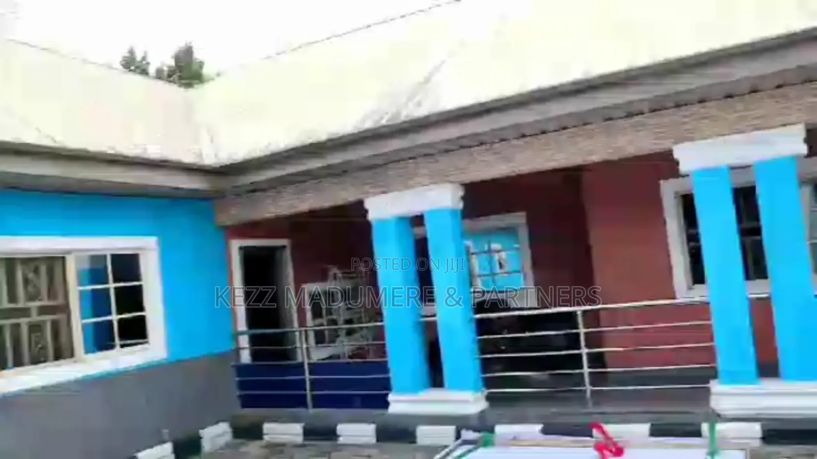 6bdrm Bungalow in Off Iwofe Road , By, Port-Harcourt for sale in Port-Harcourt