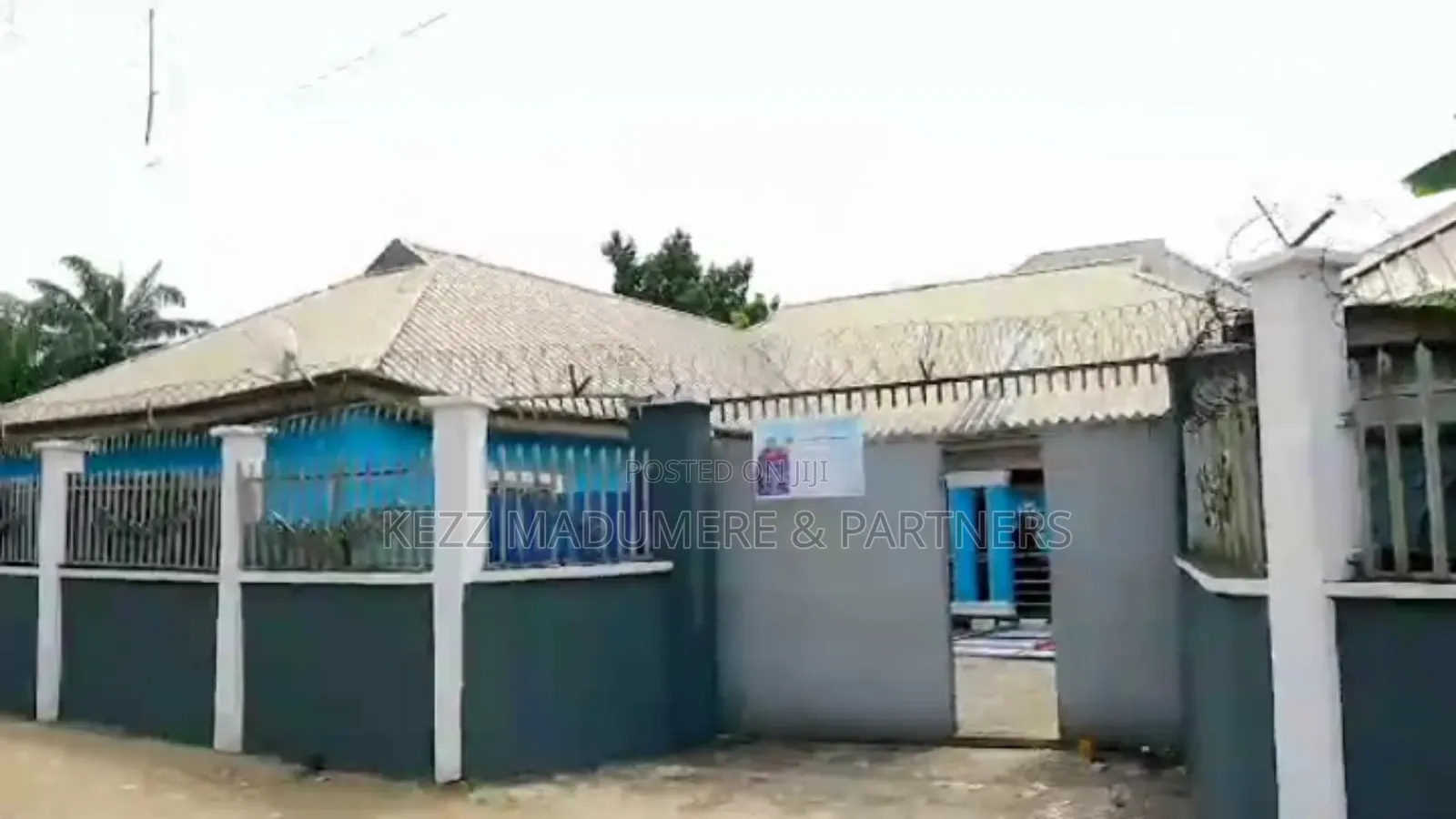 6bdrm Bungalow in Off Iwofe Road , By, Port-Harcourt for sale in Port-Harcourt