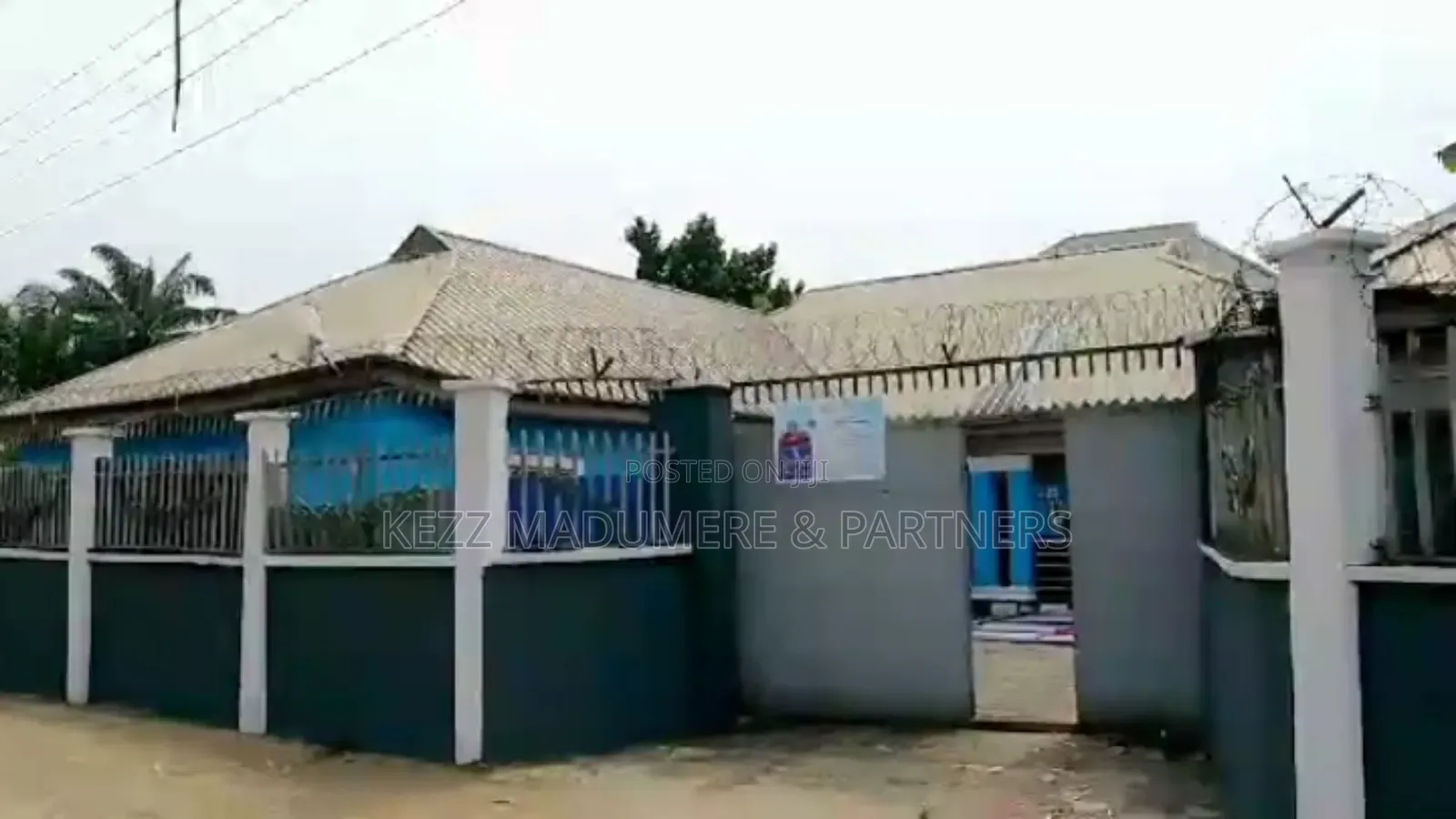 6bdrm Bungalow in Off Iwofe Road , By, Port-Harcourt for sale in Port-Harcourt