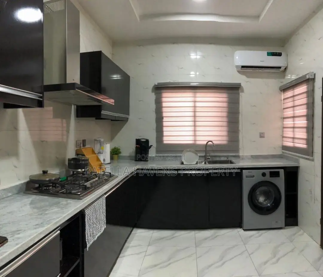 A Two Bedroom Well Furnished And Equipped With Luxury in Jabi