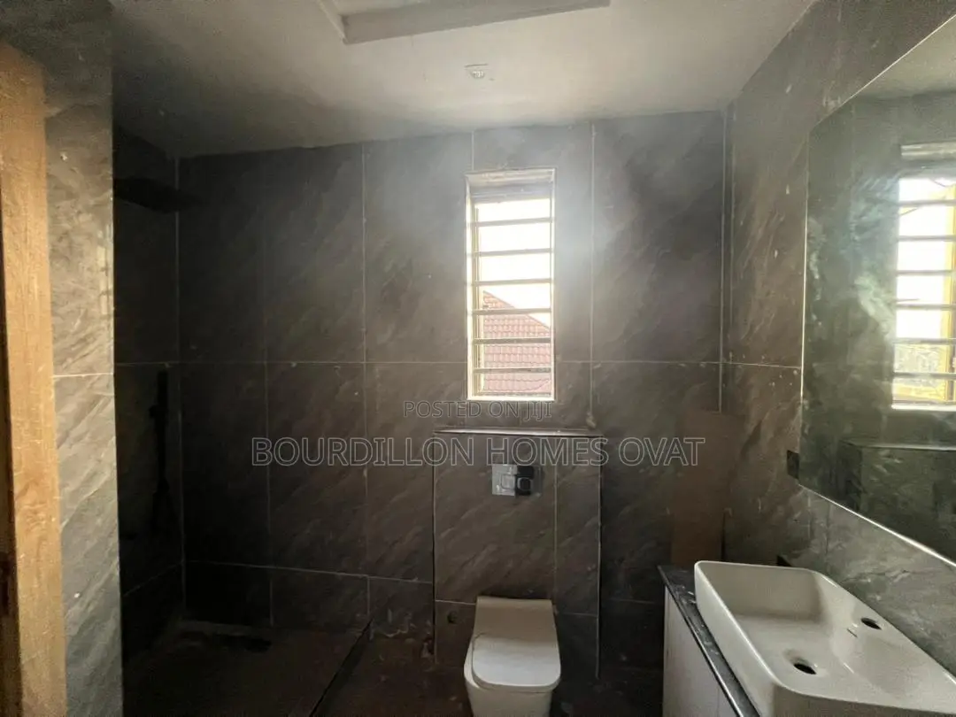 4bdrm Duplex in Lekki Phase 1 for sale in Lekki Phase 1