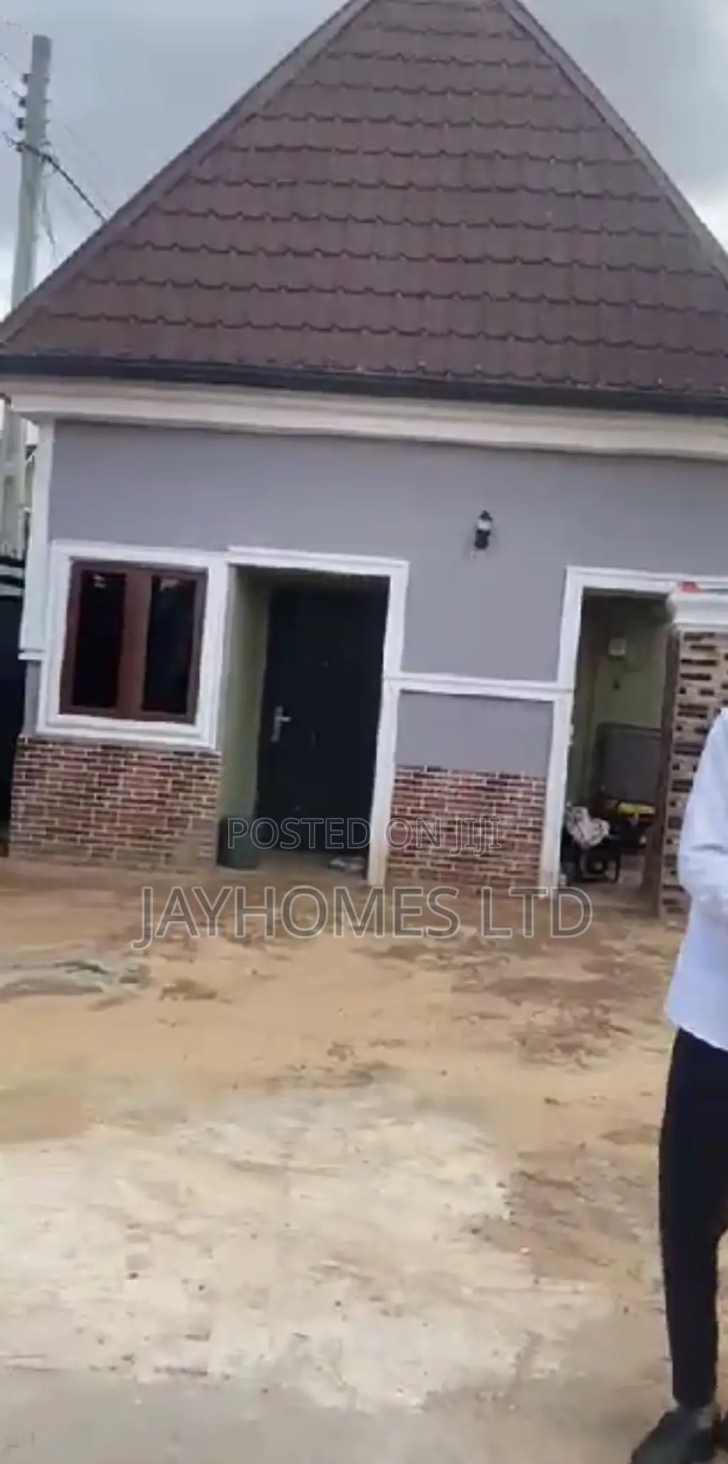 3bdrm Bungalow in Back Of Midwifery, Oshimili South for sale in Oshimili South