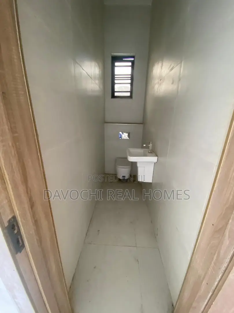 Furnished 4bdrm House in Lekki Expressway for rent in Lekki Expressway