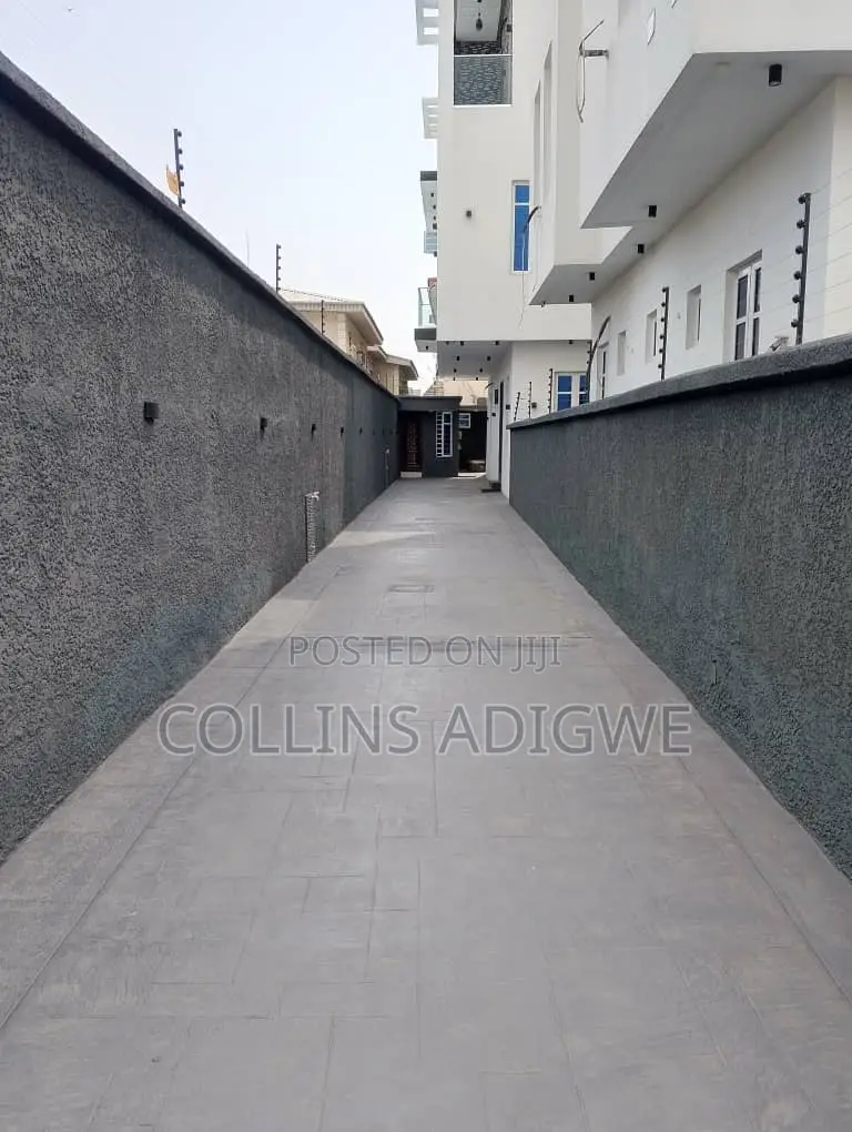 5bdrm Duplex in Agungi/Osapa for sale in Osapa london