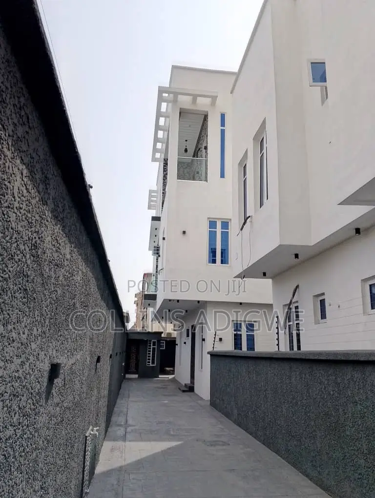 5bdrm Duplex in Agungi/Osapa for sale in Osapa london