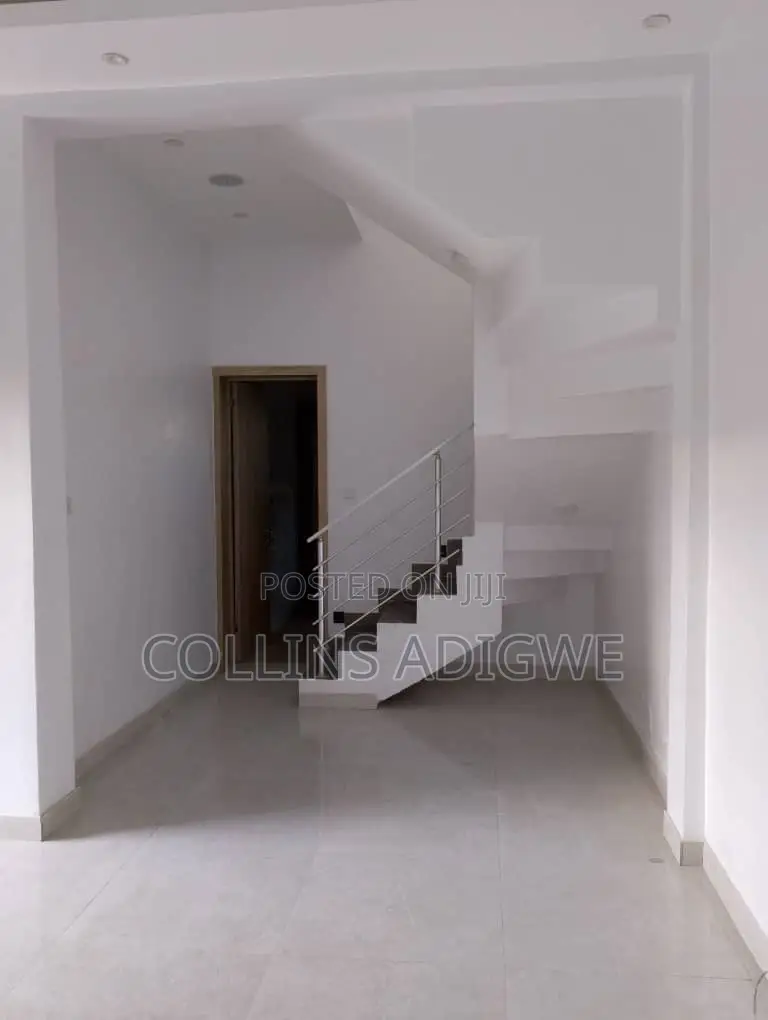 5bdrm Duplex in Agungi/Osapa for sale in Osapa london