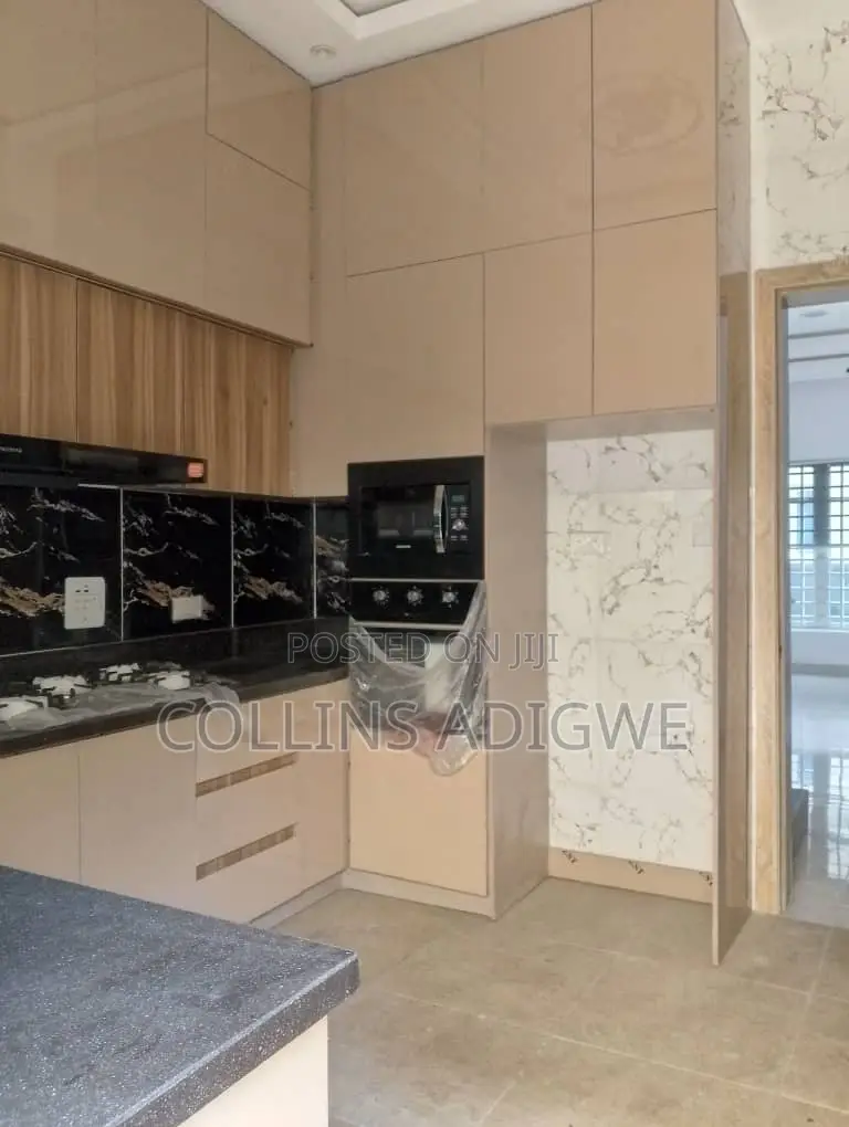 5bdrm Duplex in Agungi/Osapa for sale in Osapa london