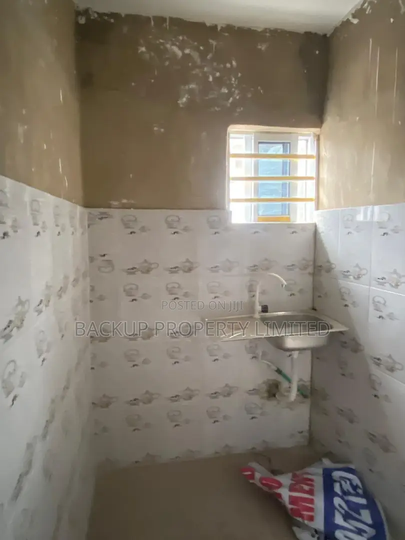 Studio Apartment in Adekunle for sale in Adekunle