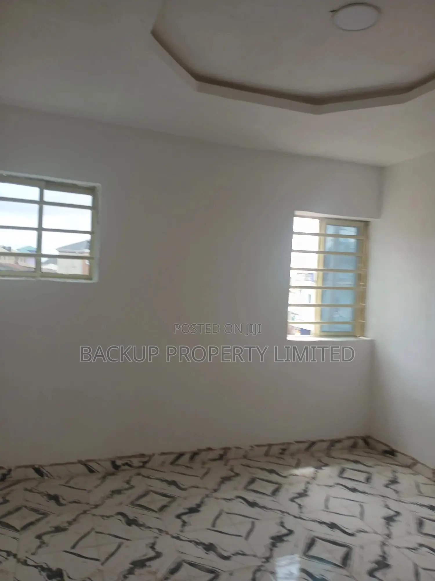 Studio Apartment in Adekunle for sale in Adekunle